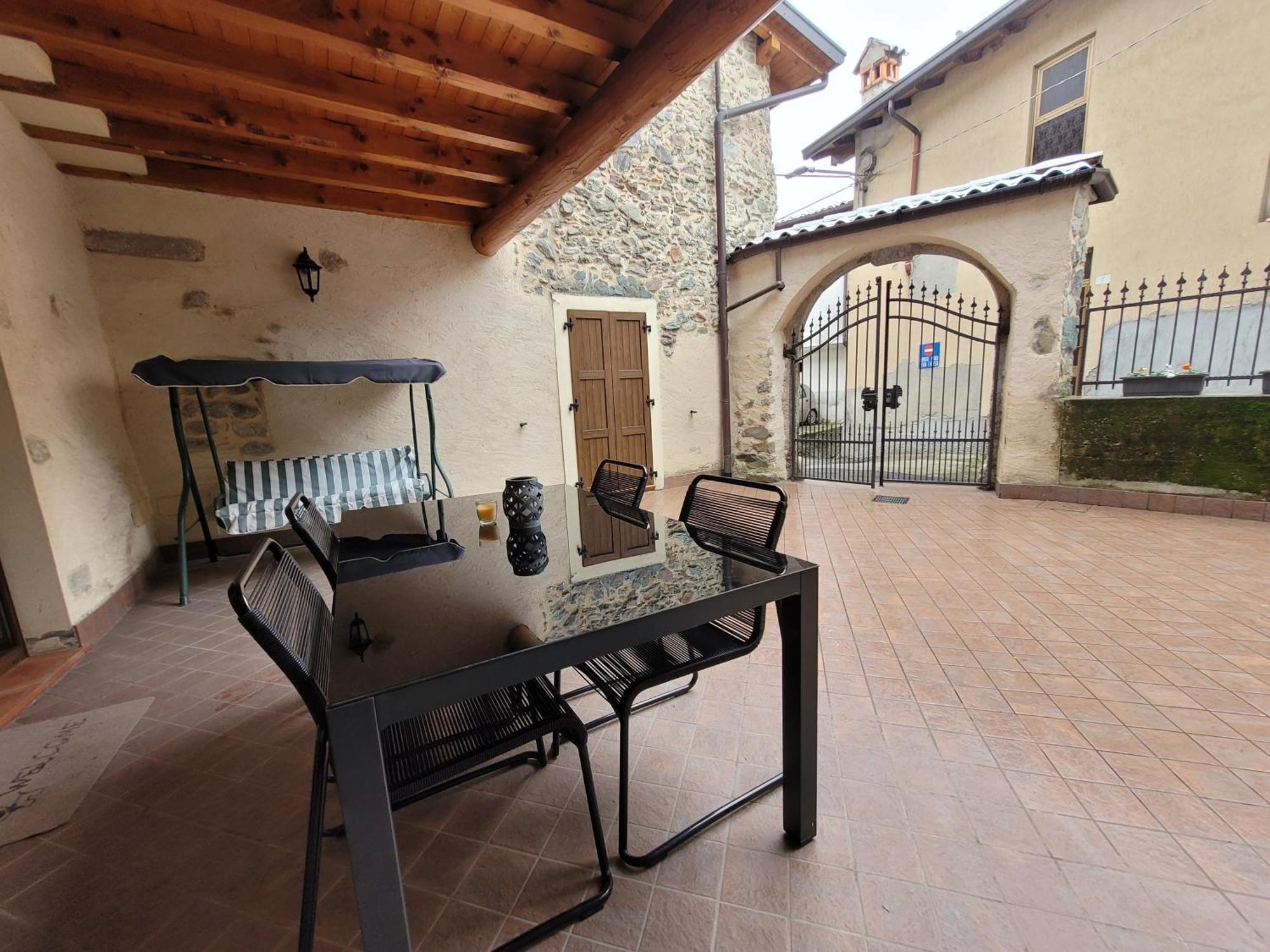 La Casa Sull' Altopiano Mountain Lake Iseo Hospitality Bossico Bagian luar foto